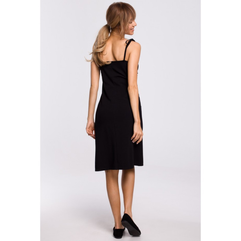M516 Sukienka midi na cienkich ramiączkach - czarna
