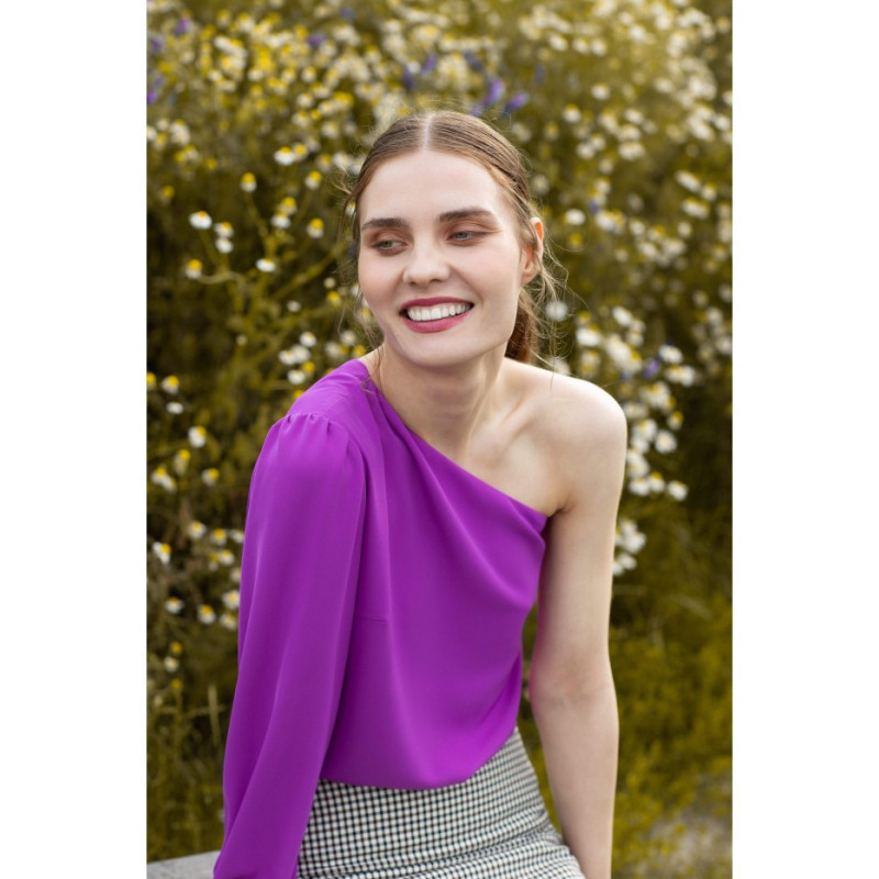 K080 Bluzka na jedno ramię - lawendowa