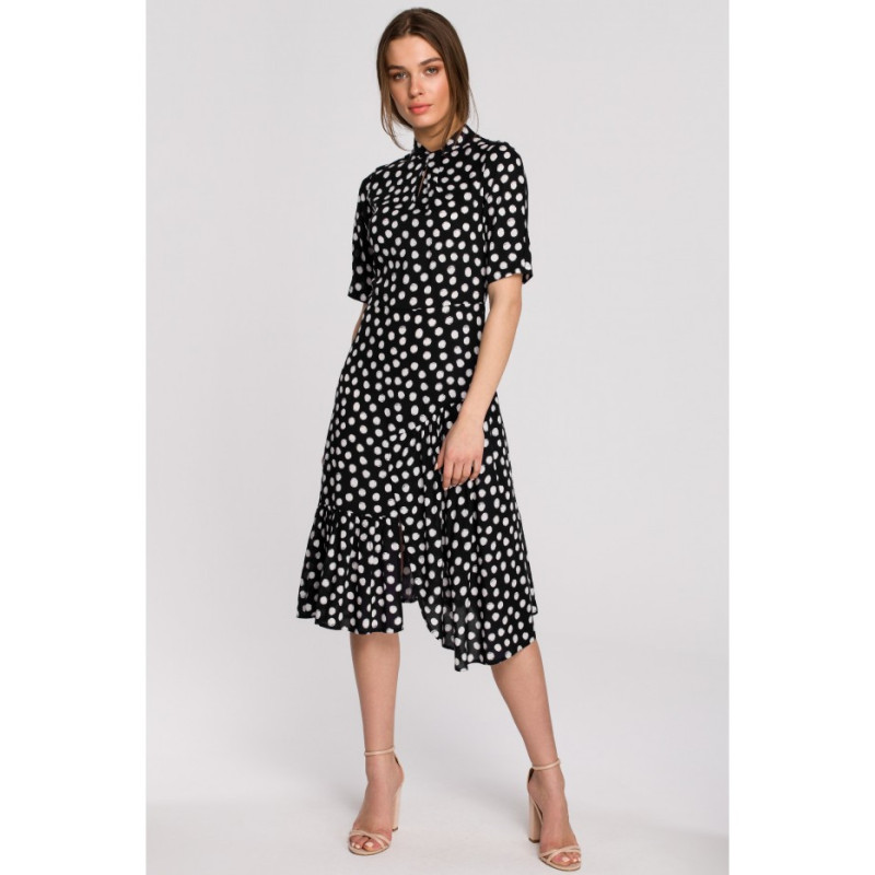 S263 Sukienka ze stójką i falbaną na dole - czarna