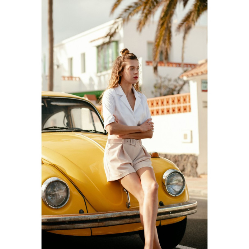 K126 Szorty z podwyższonym stanem - beżowe