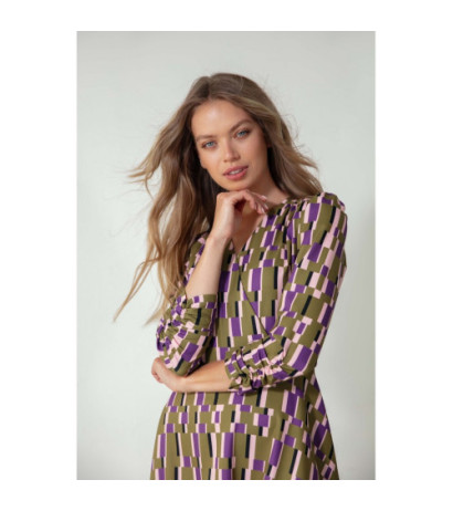 K145 Sukienka rozkloszowana we wzór - model 1