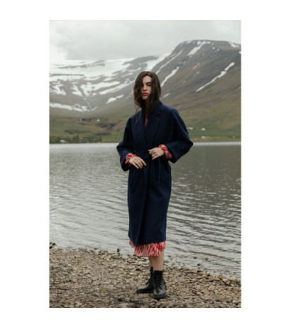 S329 Flauszowy płaszcz z paskiem - granatowy