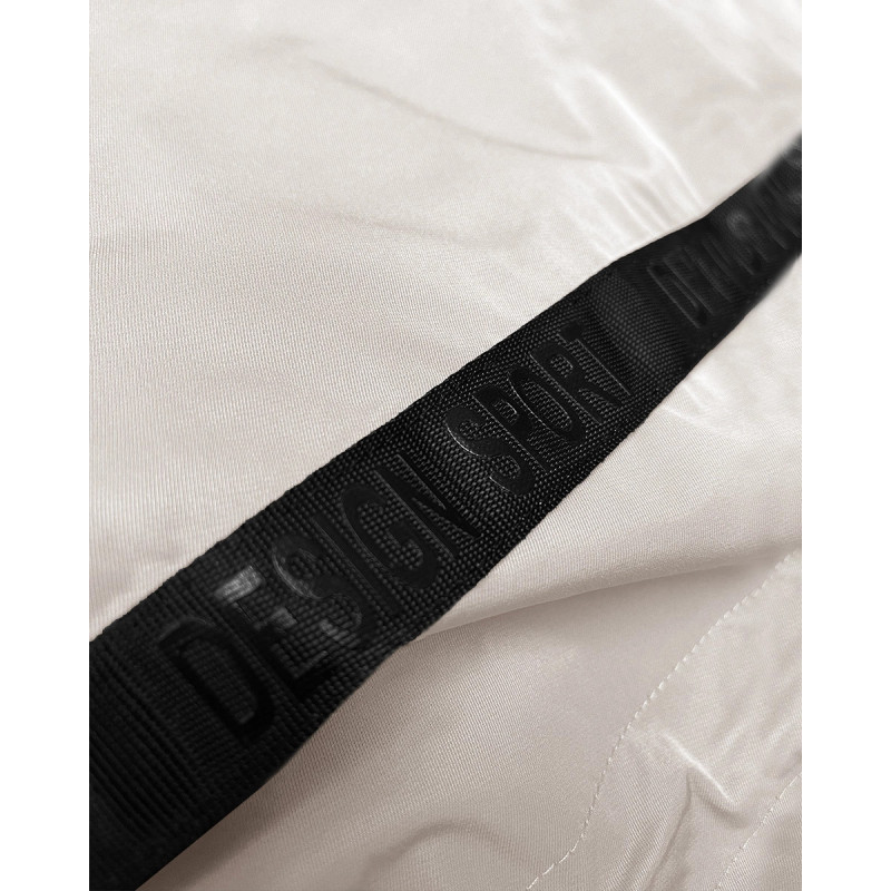 LHD (LHD-24592) striukė