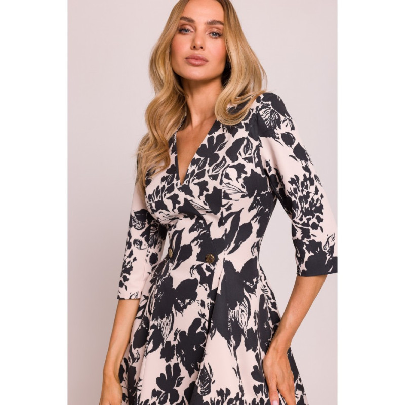 M849 Wzorzysta sukienka mini z klinami - model 1