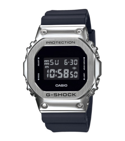 Casio GM-5600U-1ER 