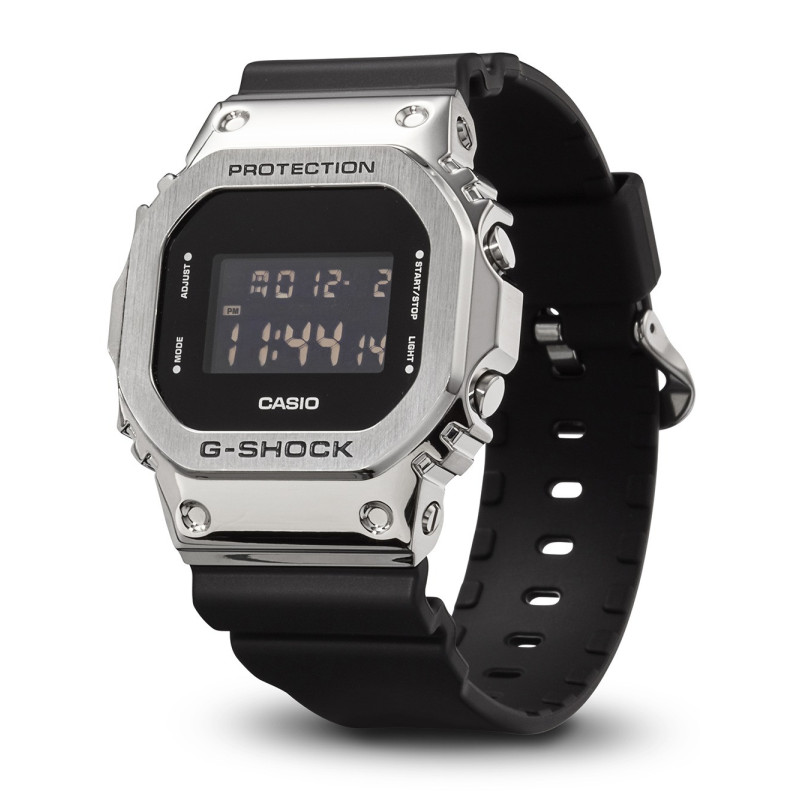 Casio GM-5600U-1ER 