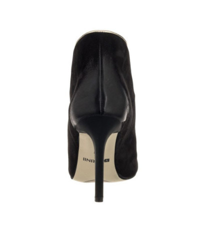 Carinii Czarne B3928 (CI214-a) bateliai