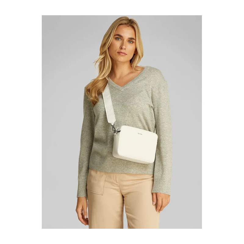 Calvin Klein CK Must Small Camera Bag Chalk K60K613145 67U (CK631-b) rokassoma