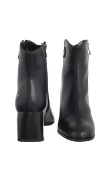 Maciejka Czarne K7203-01/00-8 (MA1446-a) kurpes