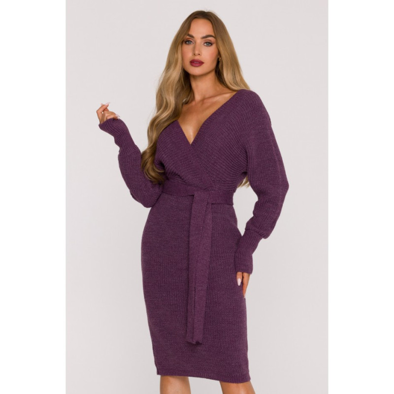 M810 Sukienka swetrowa z dekoltem kopertowym i paskiem - wrzosowa