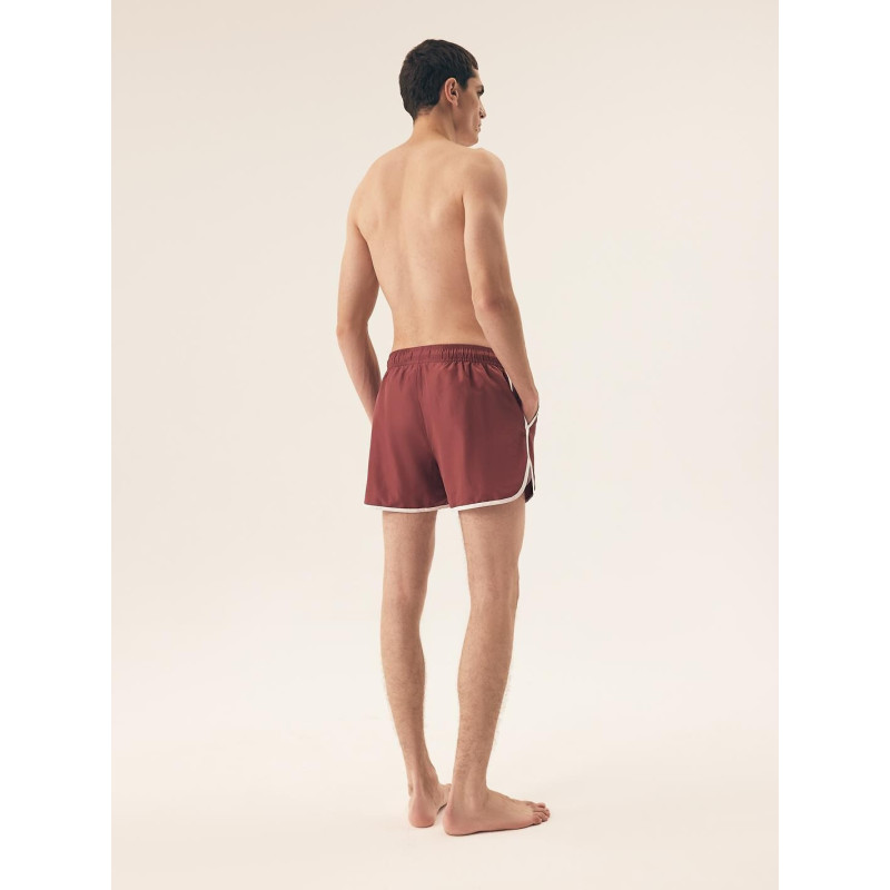 Henderson peldkostīmi