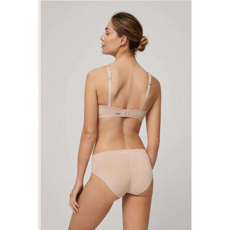 Ysabel Mora kelnaitės