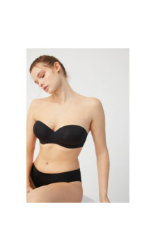 Ysabel Mora krūšturis