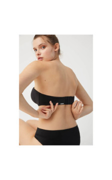 Ysabel Mora krūšturis