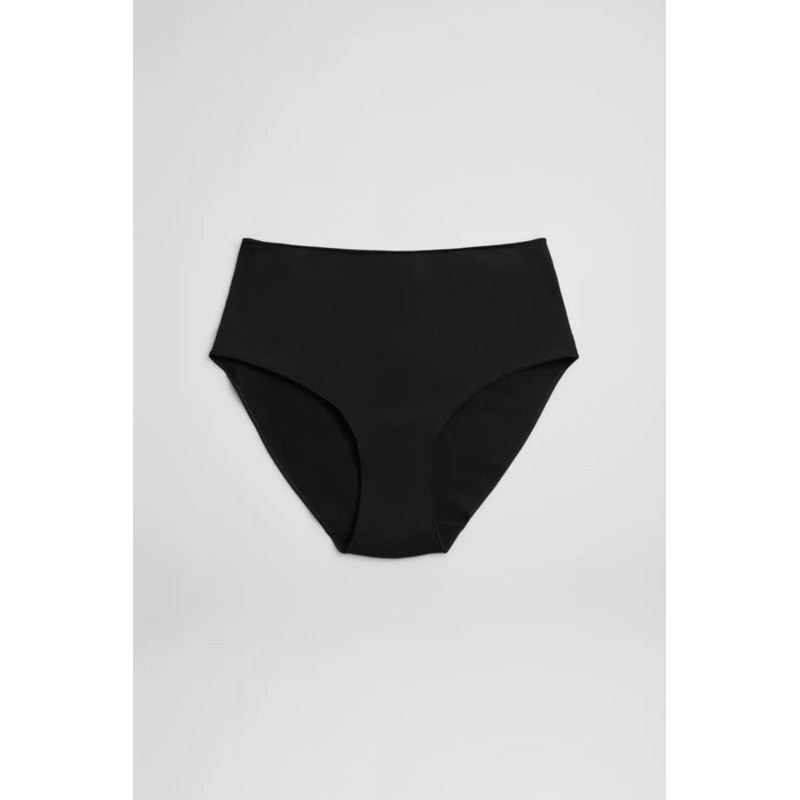 Ysabel Mora apakšbiksītes