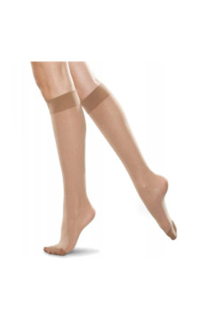 Gatta zeķes līdz ceļiem