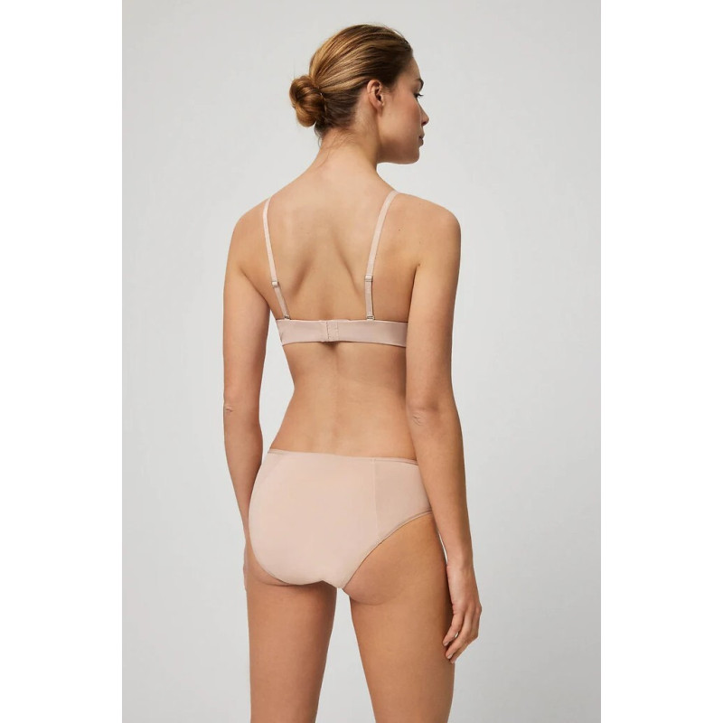 Ysabel Mora kelnaitės