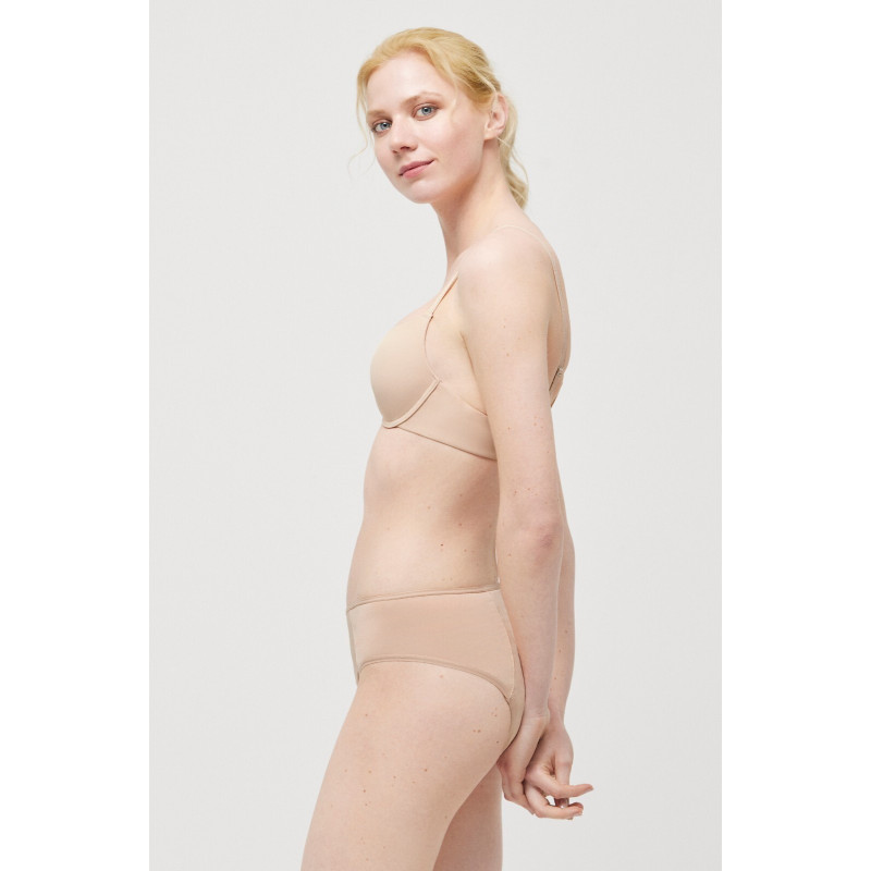 Ysabel Mora kelnaitės