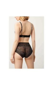 Ysabel Mora kelnaitės