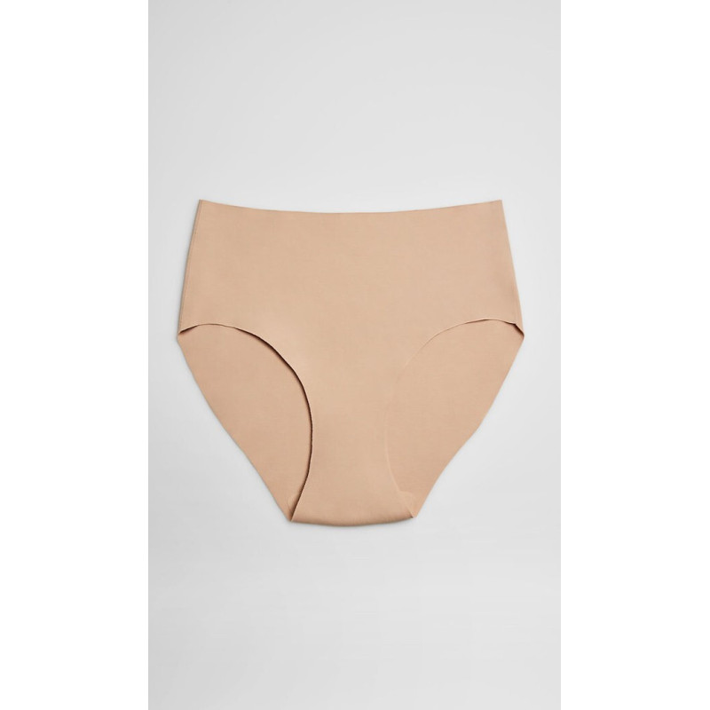 Ysabel Mora besiūlės kelnaitės