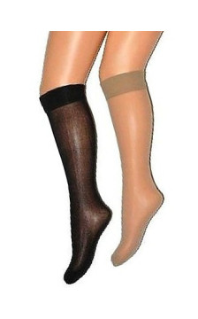 Inez zeķes līdz ceļiem