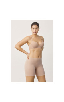 Ysabel Mora garas biksītes