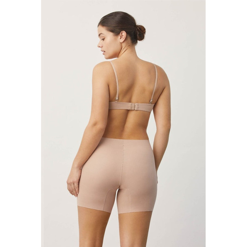 Ysabel Mora garas biksītes