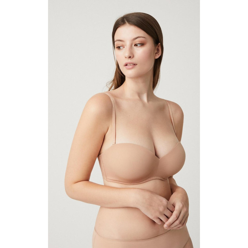 Ysabel Mora krūšturis