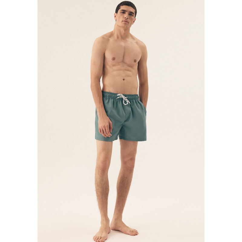 Henderson peldkostīmi