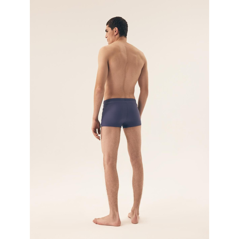 Henderson peldkostīms