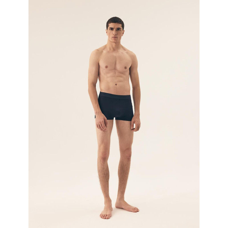 Henderson kelnaitės