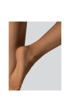 Mona zeķes līdz ceļiem