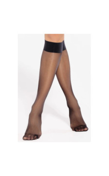 Gatta zeķes līdz ceļiem