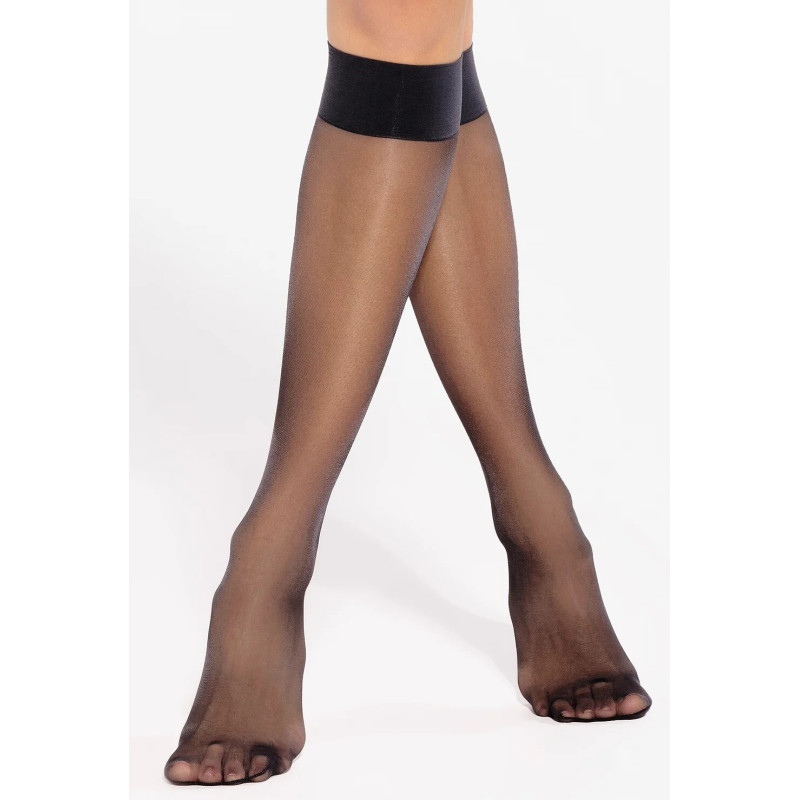 Gatta zeķes līdz ceļiem