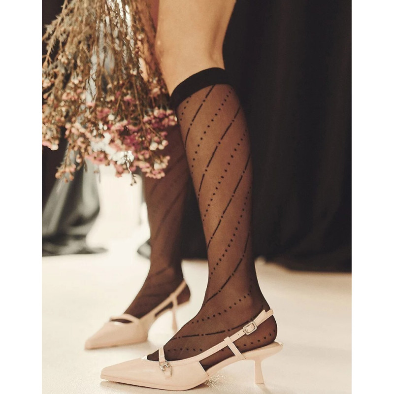 Gabriella zeķes līdz ceļiem